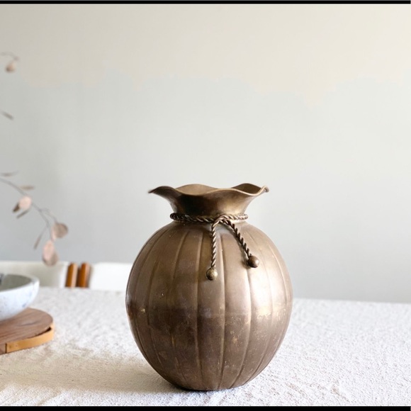 Gorgeous large vintage brass penco flower vase pot with tassel detail